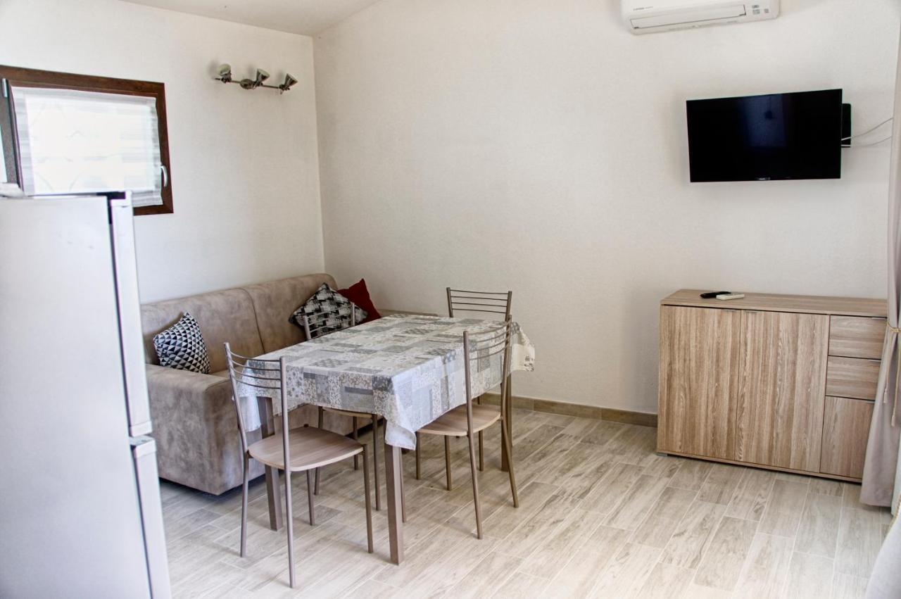 Aquilone Apartment Badesi Exterior foto